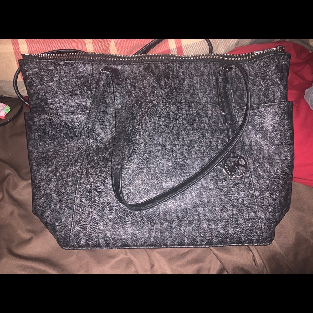 Authentic Michel kors purse.